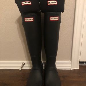 Navy Hunter Rain Boots with Hunter Socks